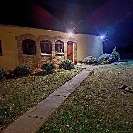 Csodaret Kuria Bed & Breakfast Morahalom