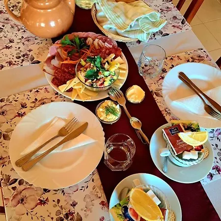 Csodaret Kuria Bed & Breakfast Morahalom